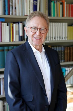 PD Dr. Peter Büttner